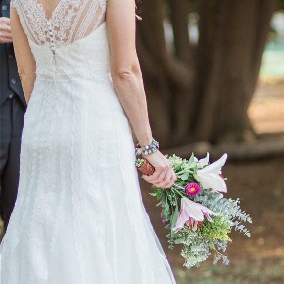 Symphony of Venus Wedding Dress - Picture 6 of 16